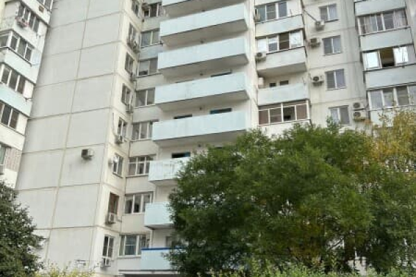 Найти недорогие квартиры в Краснодаре.                                     Продаю 3-комнатную квартиру, 72 м², Краснодар, улица                                                     Дербентская