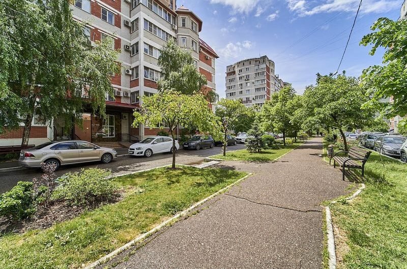 Найти недорогие квартиры в Краснодаре. Продажа 2-комнатной квартиры 70,7 м², 2/9 этаж